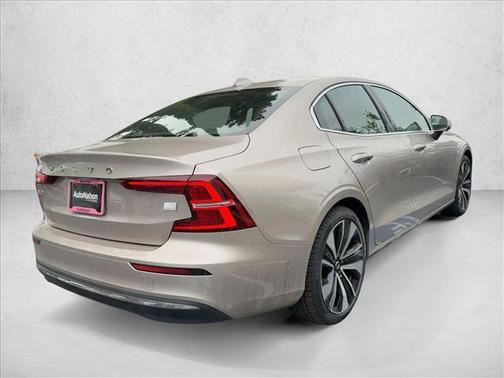2023 Volvo S60 Recharge Plug-In Hybrid T8 Ultimate Bright Theme