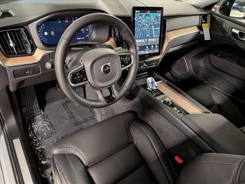 2026 Volvo XC60 B5 Ultra