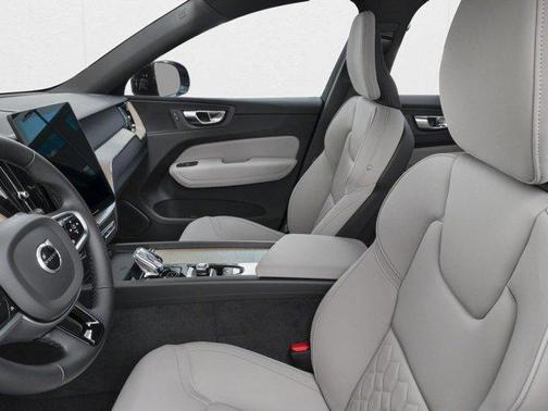 Onyx Black Metallic 2026 Volvo XC60 B5 Ultra