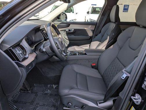 Onyx Black Metallic 2026 Volvo XC90 Plus, B6 AWD Gas (mild hybrid), Gasoline, Bright, 7 Seats