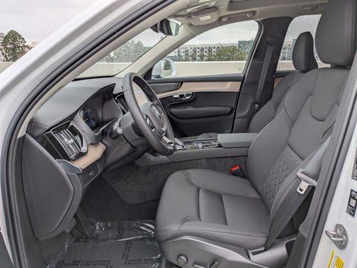 Crystal White Pearl 2026 Volvo XC90 Plus, B5 AWD Gas (mild hybrid), Gasoline, Bright, 7 Seats