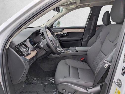 Crystal White Pearl 2026 Volvo XC90 Plus, B5 AWD Gas (mild hybrid), Gasoline, Bright, 7 Seats