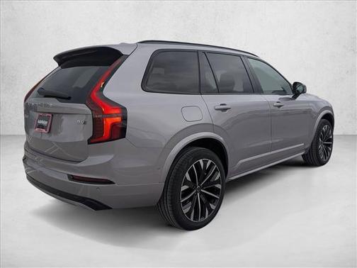 2026 Volvo XC90 B6 Ultra Dark Theme 7-Seater