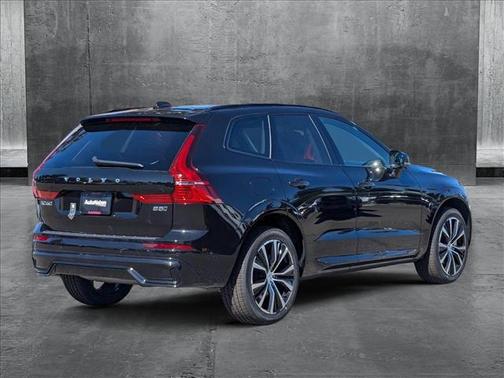 2025 Volvo XC60 Plus
