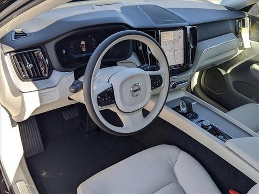 2025 Volvo XC60 Plus
