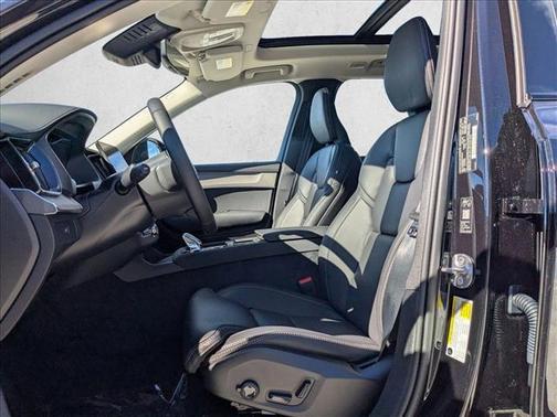 2026 Volvo XC90 B6 Ultra Dark Theme 7-Seater