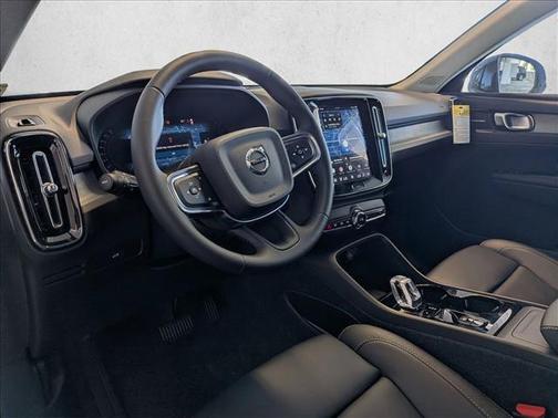 Vapour Grey Metallic 2026 Volvo XC40 Ultra, B5 AWD Gas (mild hybrid), Dark