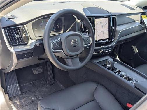 2025 Volvo XC60 Plug-In Hybrid T8 Core