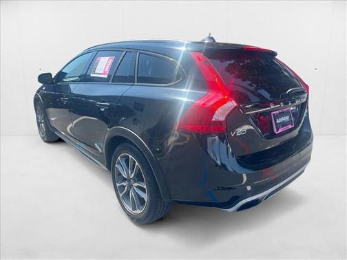 2018 Volvo V60 Cross Country T5 Platinum