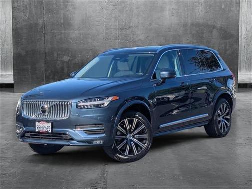 2025 Volvo XC90 B5 Core