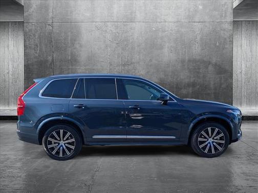 2025 Volvo XC90 B5 Core