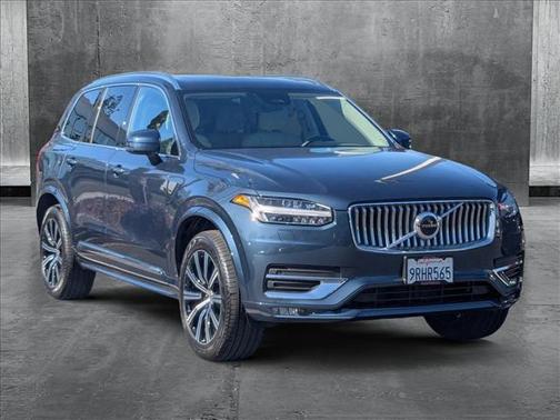 2025 Volvo XC90 B5 Core