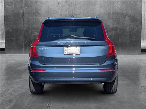 2025 Volvo XC90 B5 Core