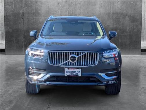 2025 Volvo XC90 B5 Core