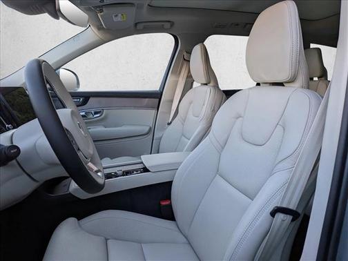 2026 Volvo XC90 B6 Ultra 7-Seater