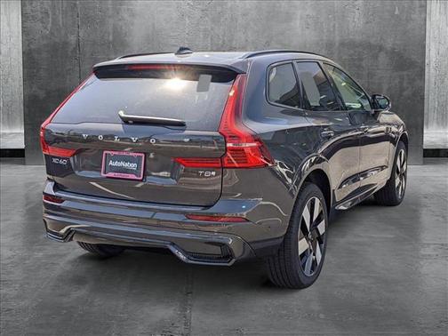 2025 Volvo XC60 Plug-In Hybrid T8 Plus