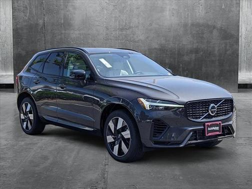 2025 Volvo XC60 Plug-In Hybrid T8 Plus