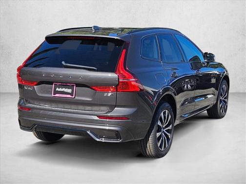 2025 Volvo XC60 B5 Core