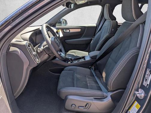 Denim Blue with Black Roof 2026 Volvo XC40 Black Edition Ultra, B5 AWD Gas (mild hybrid)