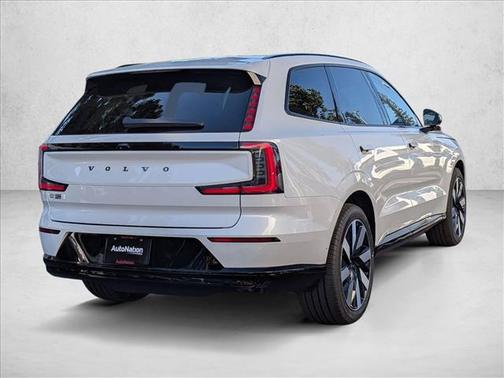 Crystal White Metallic 2026 Volvo EX90 Ultra, Twin Motor Performance, Fully electric, 7 Seats