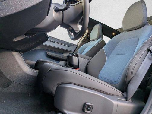 Crystal White Metallic 2026 Volvo EX30 Cross Country Ultra, Twin Motor Performance, Fully electric
