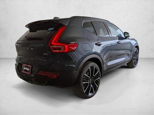 2026 Volvo XC40 B5 Ultra