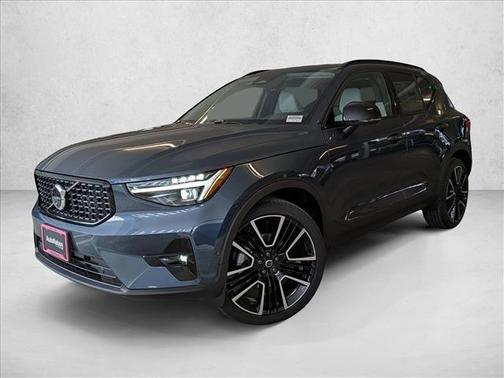 2026 Volvo XC40 B5 Ultra
