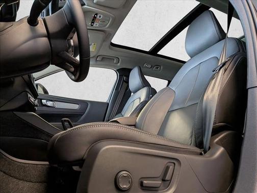 2026 Volvo XC40 B4 Core