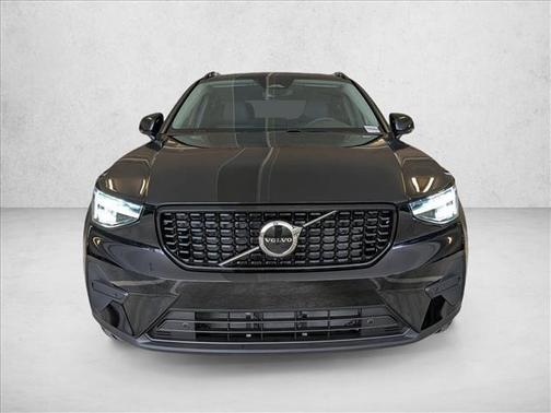 2026 Volvo XC40 B4 Core