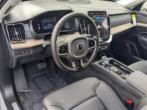 2025 Volvo XC90 Plug-In Hybrid T8 Plus 7-Seater