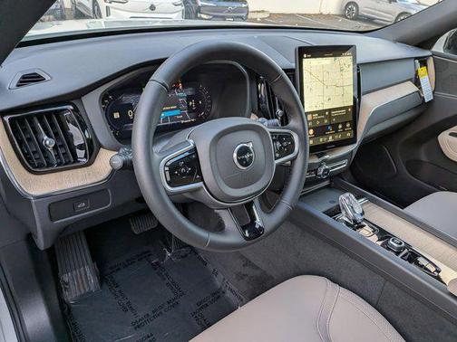 2026 Volvo XC60 B5 Core