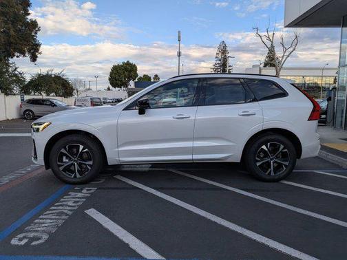 2026 Volvo XC60 B5 Core