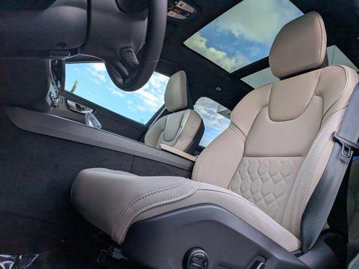 2026 Volvo XC60 B5 Core