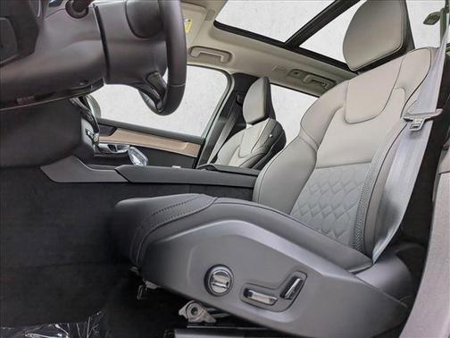 2026 Volvo XC90 Plus, B5 AWD Gas (mild hybrid), Gasoline, Bright, 7 Seats