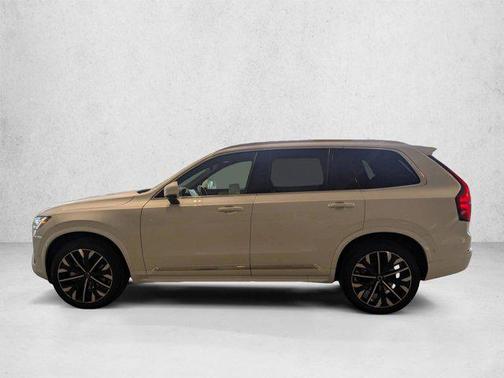 Crystal White Pearl 2026 Volvo XC90 B6 Plus 7-Seater
