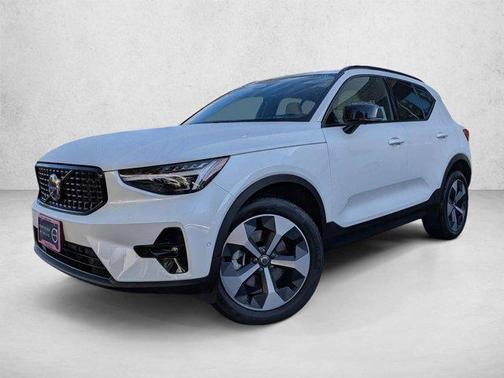 Crystal White 2026 Volvo XC40 Plus, B5 AWD Gas (mild hybrid), Dark