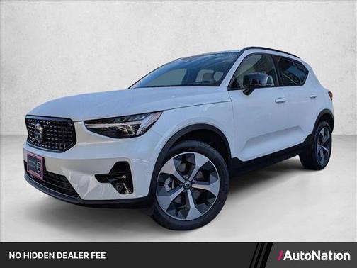 Crystal White 2026 Volvo XC40 Plus, B5 AWD Gas (mild hybrid), Dark