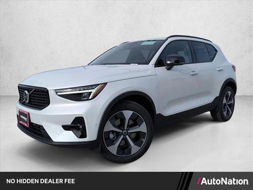 Crystal White 2026 Volvo XC40 Plus, B5 AWD Gas (mild hybrid), Dark