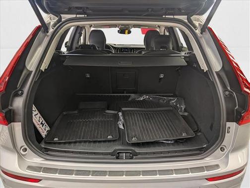 2025 Volvo XC60 B5 Core