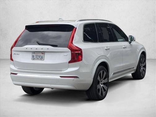 2024 Volvo XC90 Recharge Plug-In Hybrid T8 Ultimate Bright Theme 7-Seater