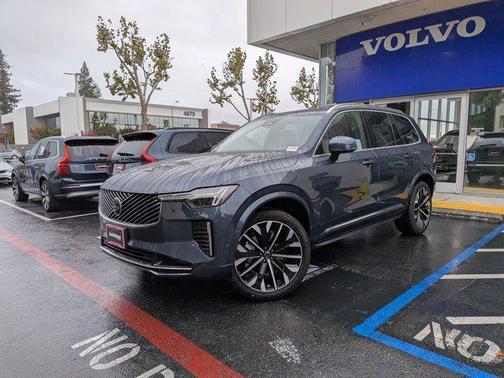 2026 Volvo XC90 B6 Plus 7-Seater