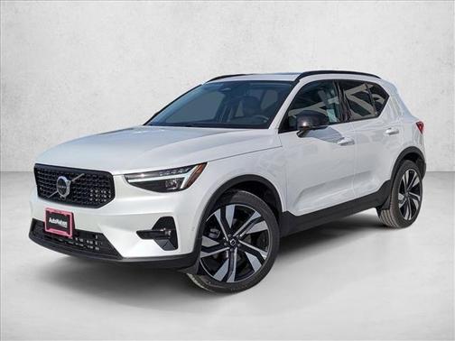 2026 Volvo XC40 B5 Ultra