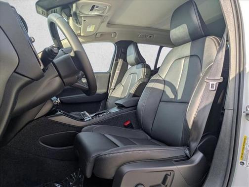 2026 Volvo XC40 B5 Ultra