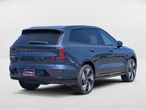 2025 Volvo EX90 Twin Motor Plus