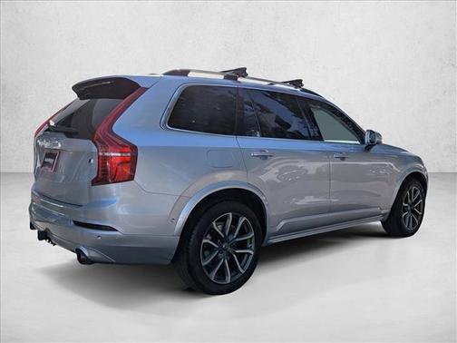 2019 Volvo XC90 T5 Momentum