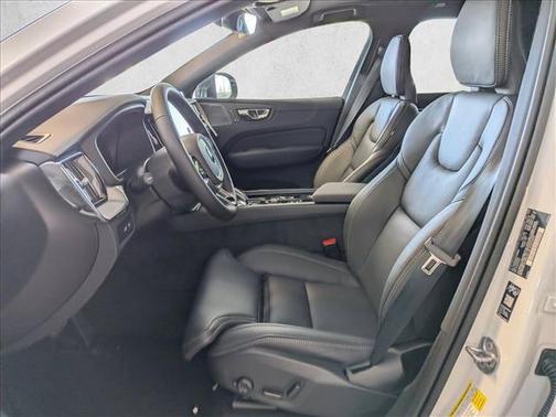 Crystal White Metallic 2026 Volvo XC60 Plug-In Hybrid Black Edition Ultra, T8 AWD Electric/Gasoline, Dark