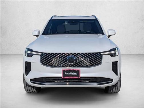 2025 Volvo XC90 B5 Core