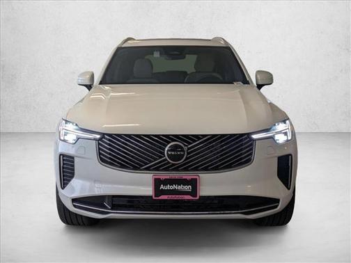 2025 Volvo XC90 B5 Core