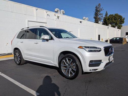 2018 Volvo XC90 T5 Momentum