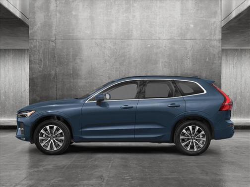 2025 Volvo XC60 B5 Ultra